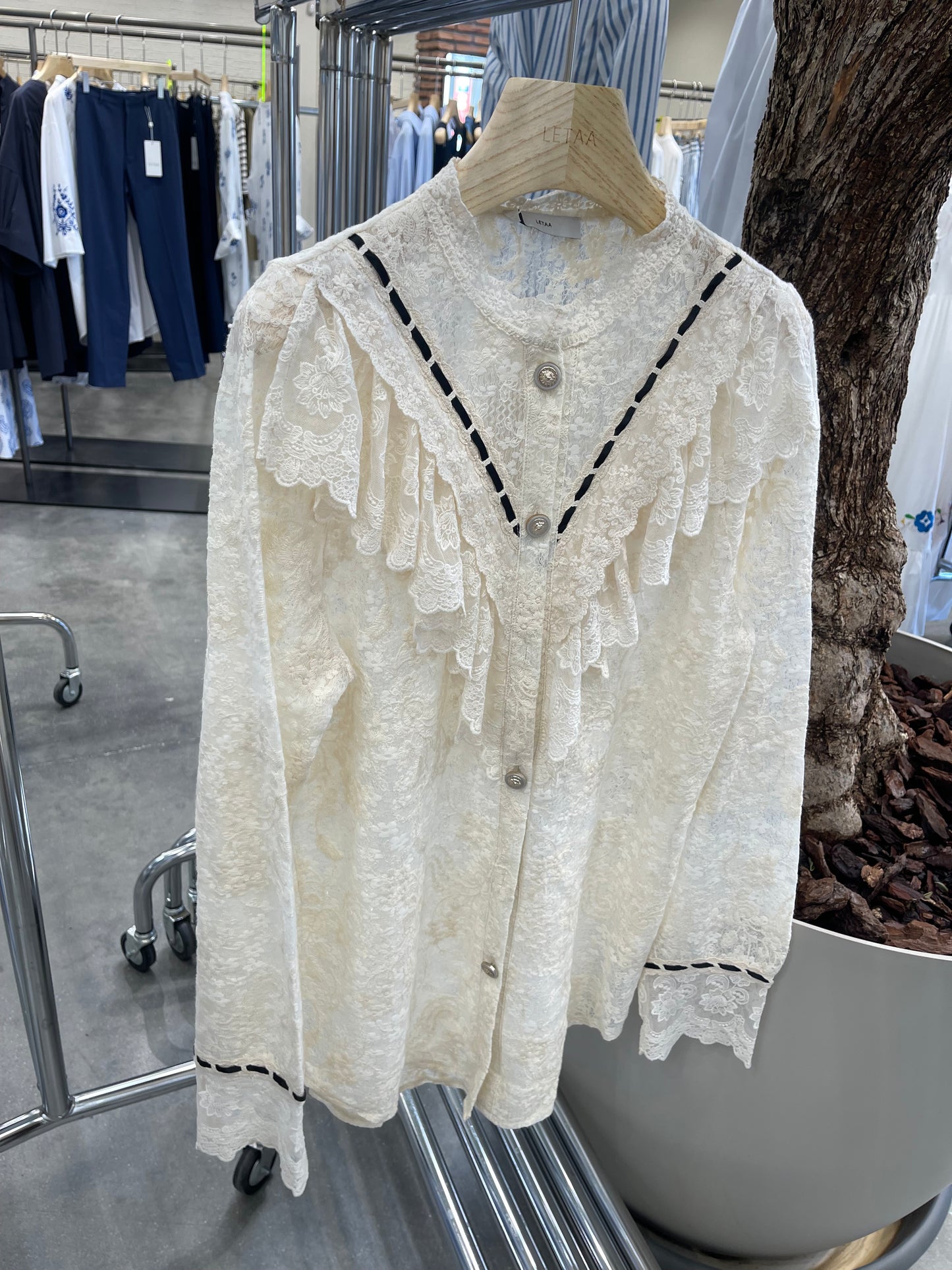 Camisa blonda beige