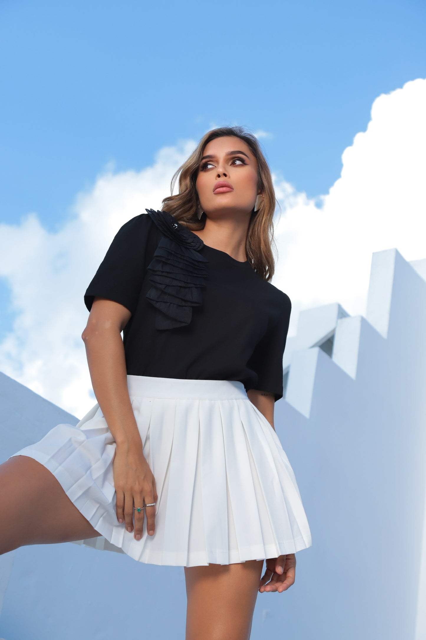 Camiseta con flor en volumen