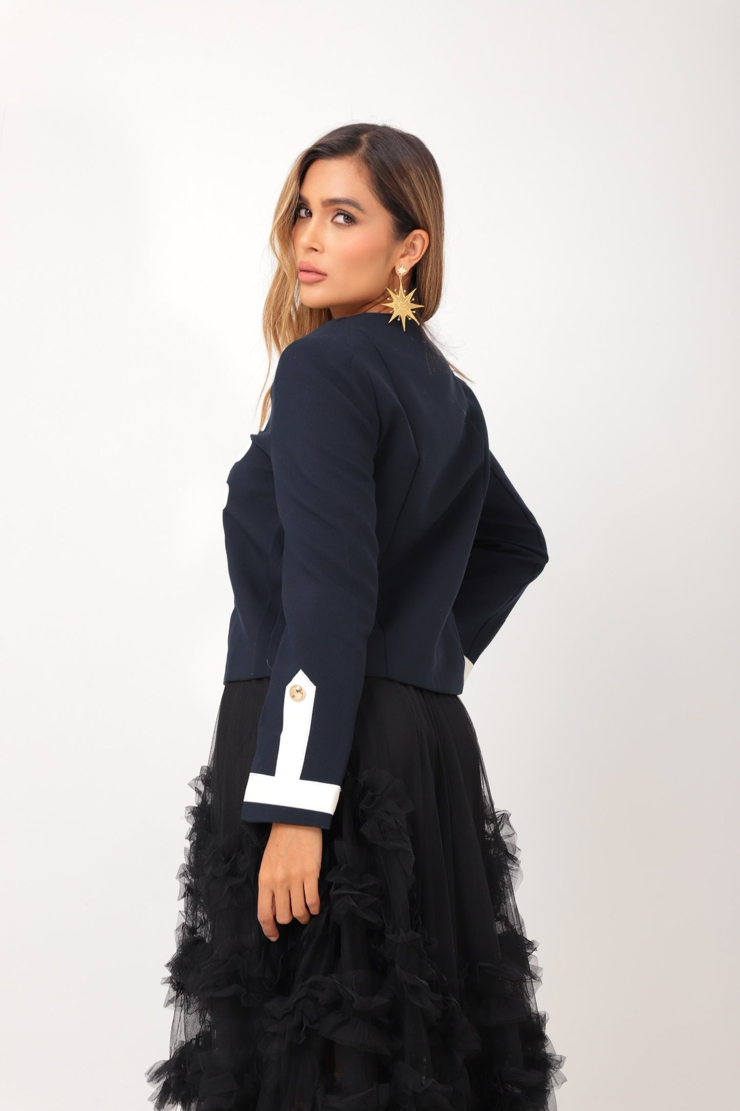Chaqueta mlitar con botones dorados