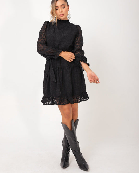 Vestido mini negro encaje